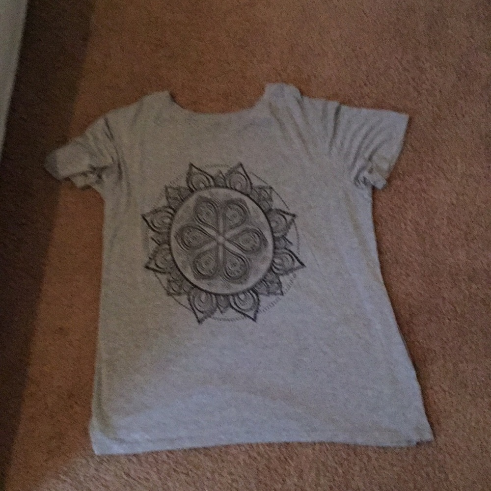 Tops - Picture 5 of 6